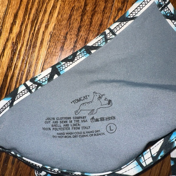 Jolyn Swim top! - Picture 3 of 5